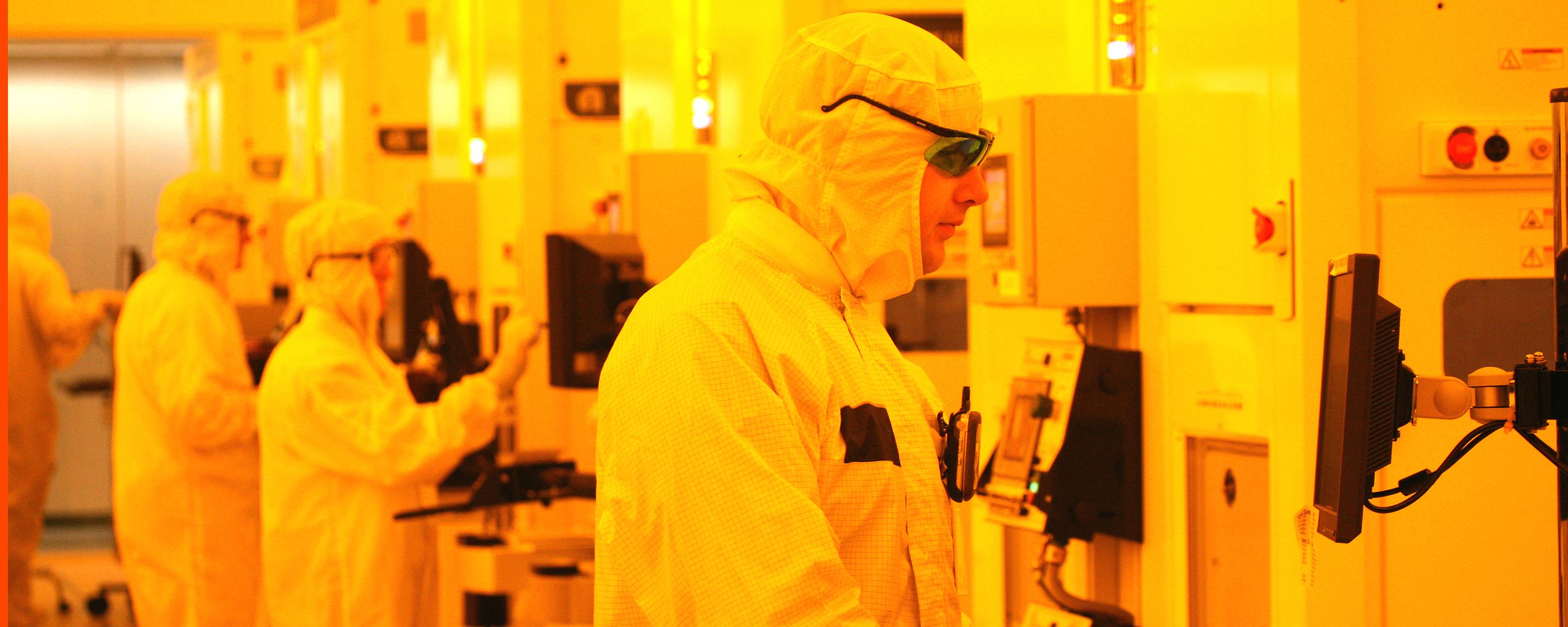 SUNY Poly's Albany NanoTech Complex 300mm cleanroom