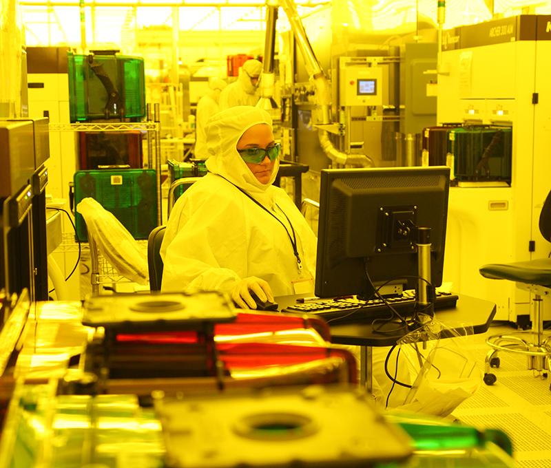 SUNY Poly's Cleanroom