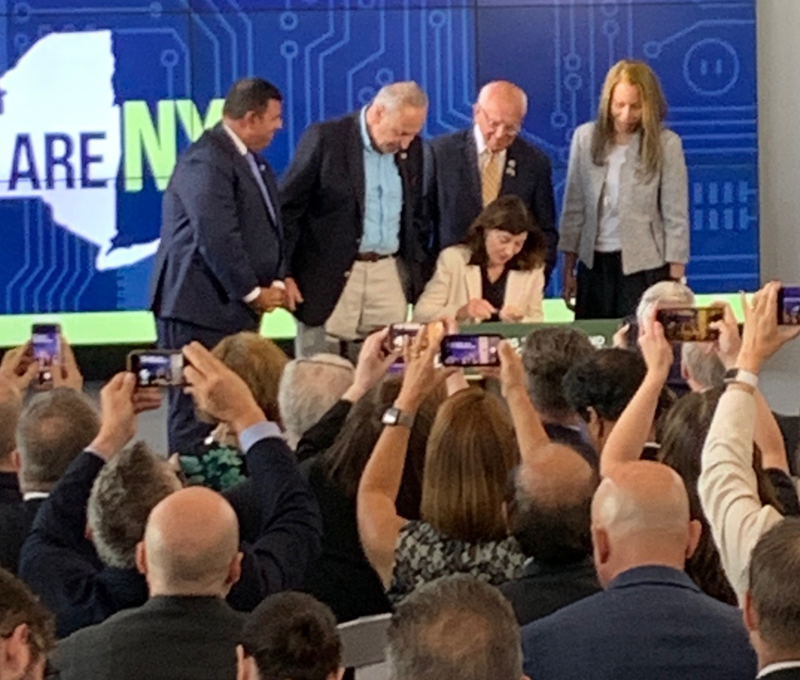 Gov. Kathy Hochul and Green Chips Signing Image